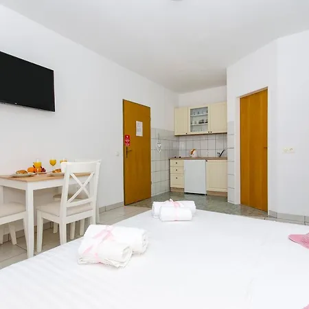 House Kovacevic * ماكارسكا