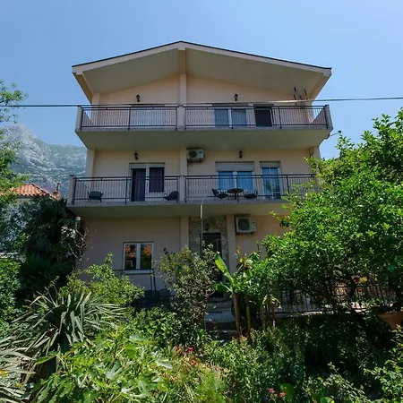 House Kovacevic شقة